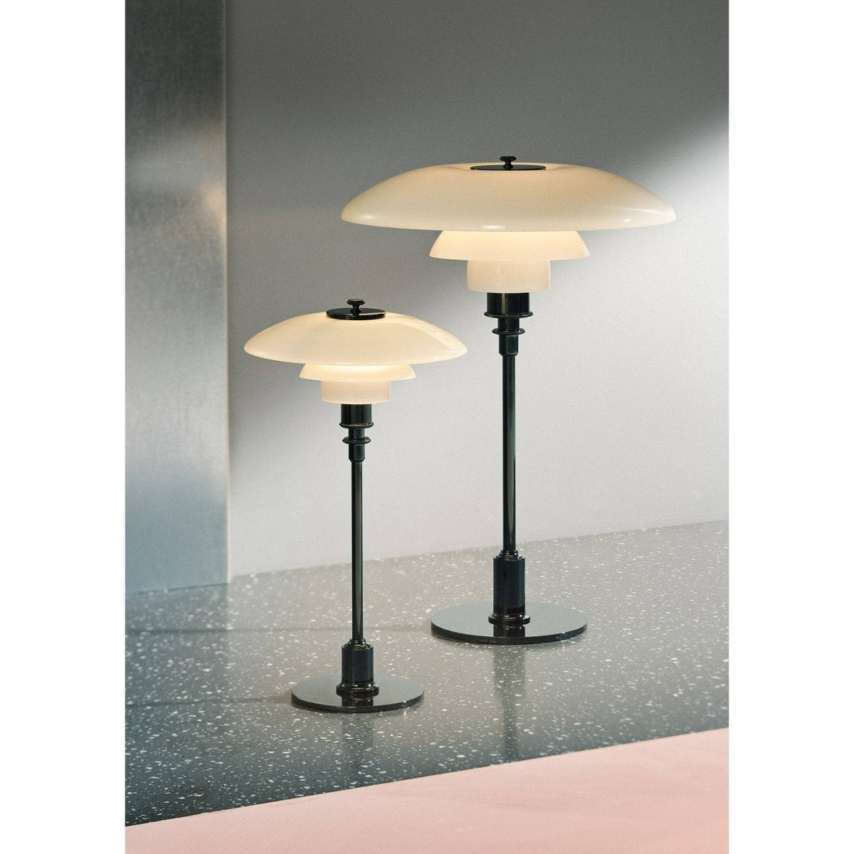 Louis Poulsen - PH 3/2 table lamp - Skandium London