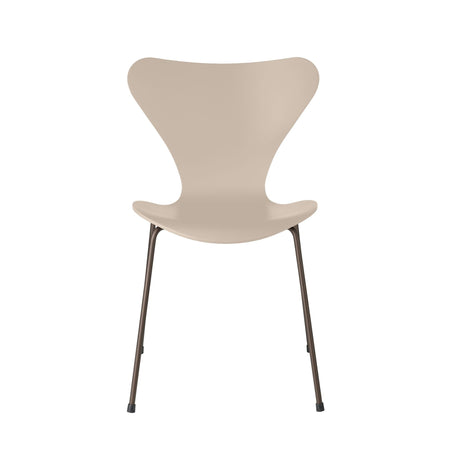 Series 7™ 3107 | Lacquered | Fritz Hansen | Skandium London