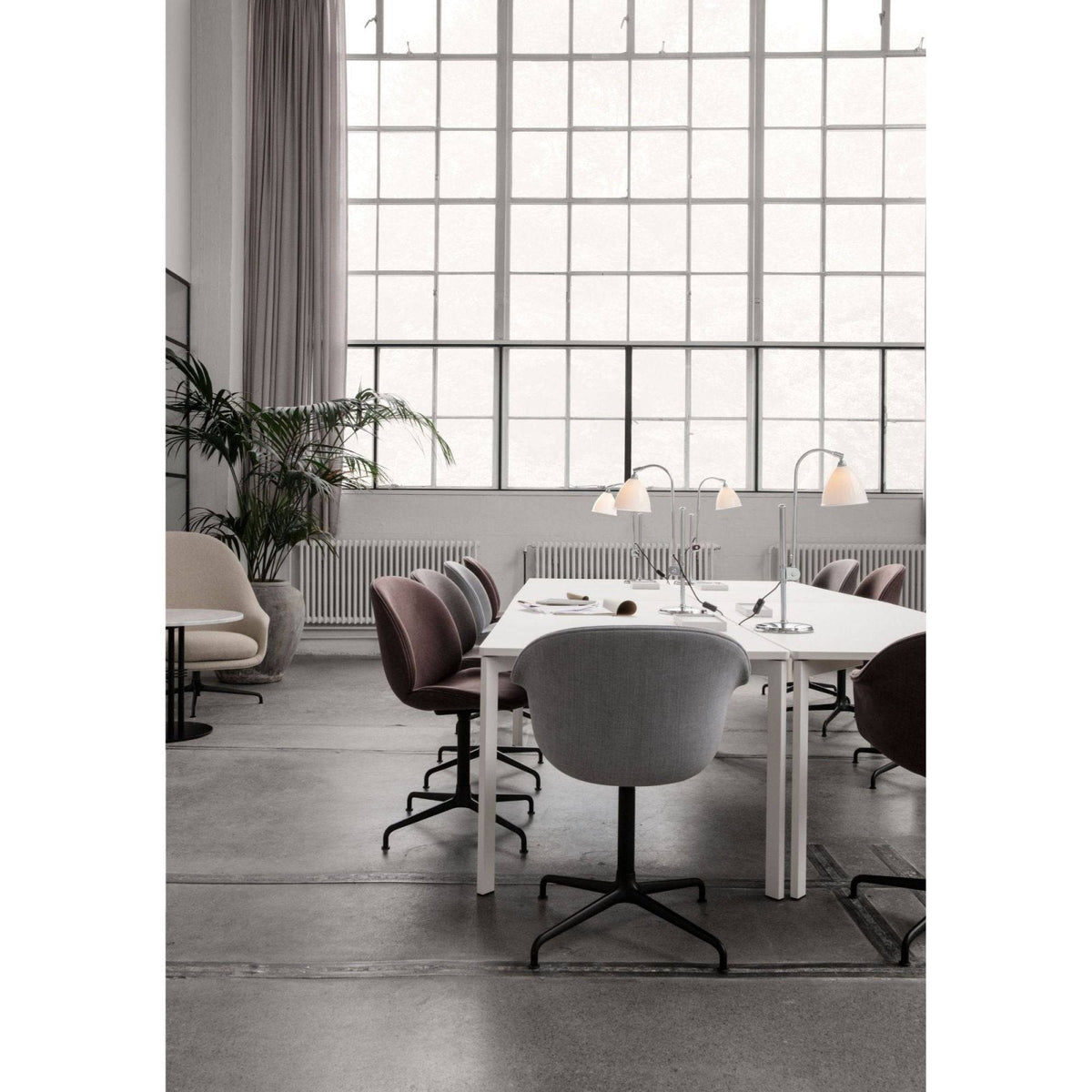 Gubi - Bat Meeting Chair - Skandium London