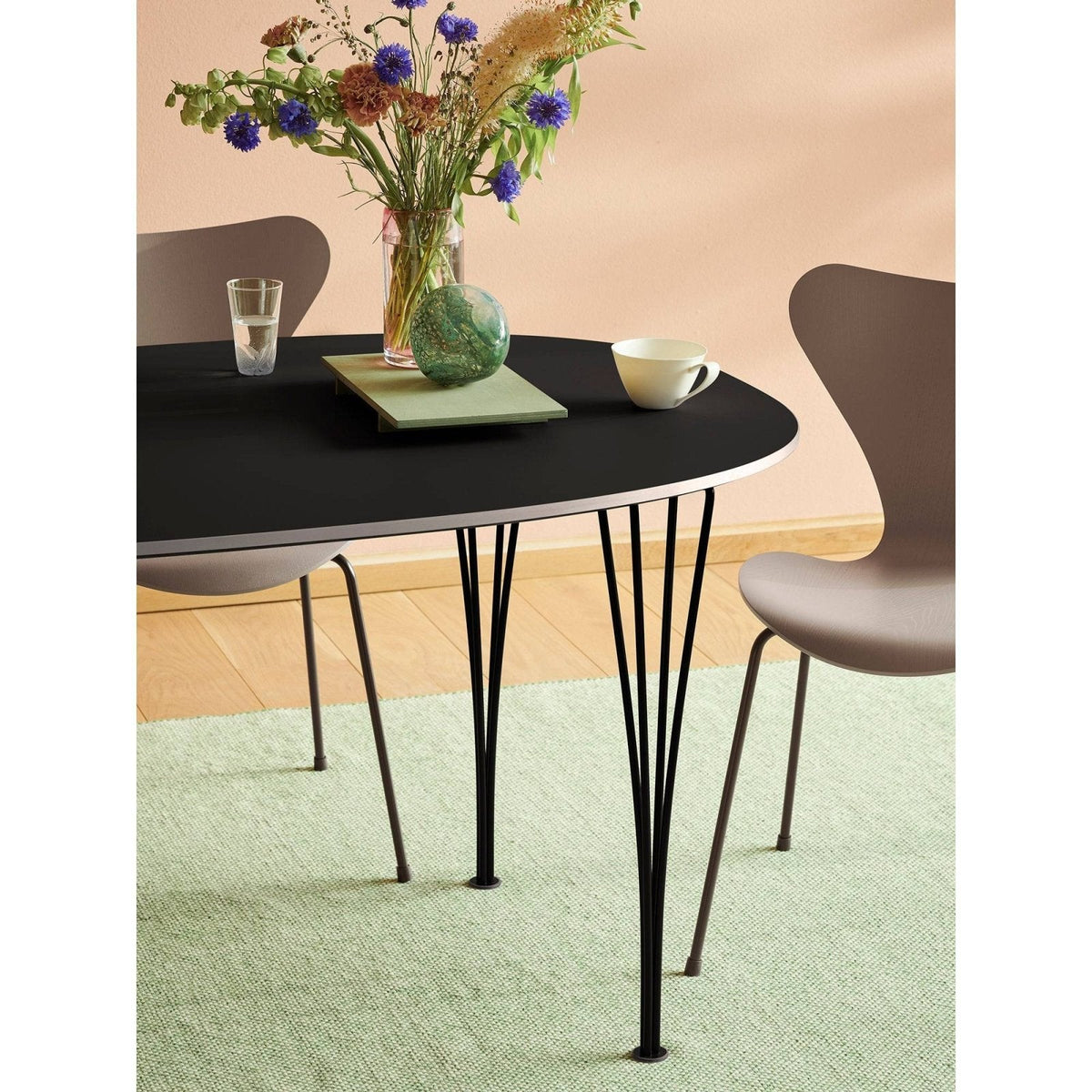 Fritz Hansen - Super-Ellipse™ table - Skandium London