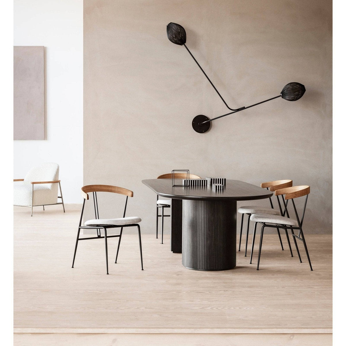 Gubi - Moon dining table - round, Ø: 120cm - Skandium London