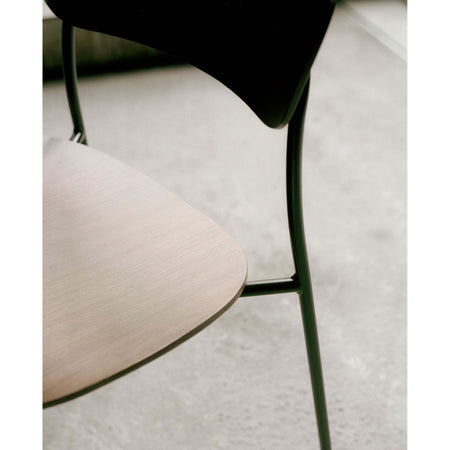 Pavilion Chair AV1 | &Tradition | Skandium London