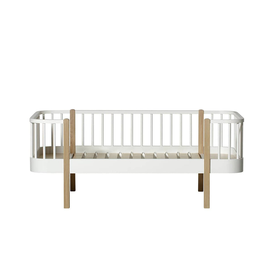 Wood Junior daybed 97x167cm white/oak | Oliver Furniture | Skandium London