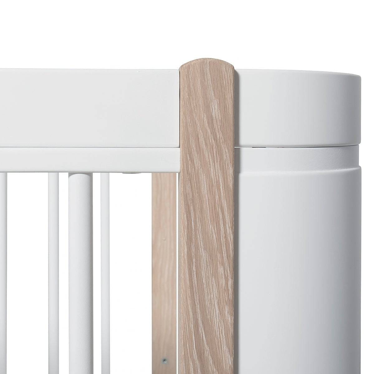 Oliver Furniture - Mini + cot/bed - white/oak - Skandium London