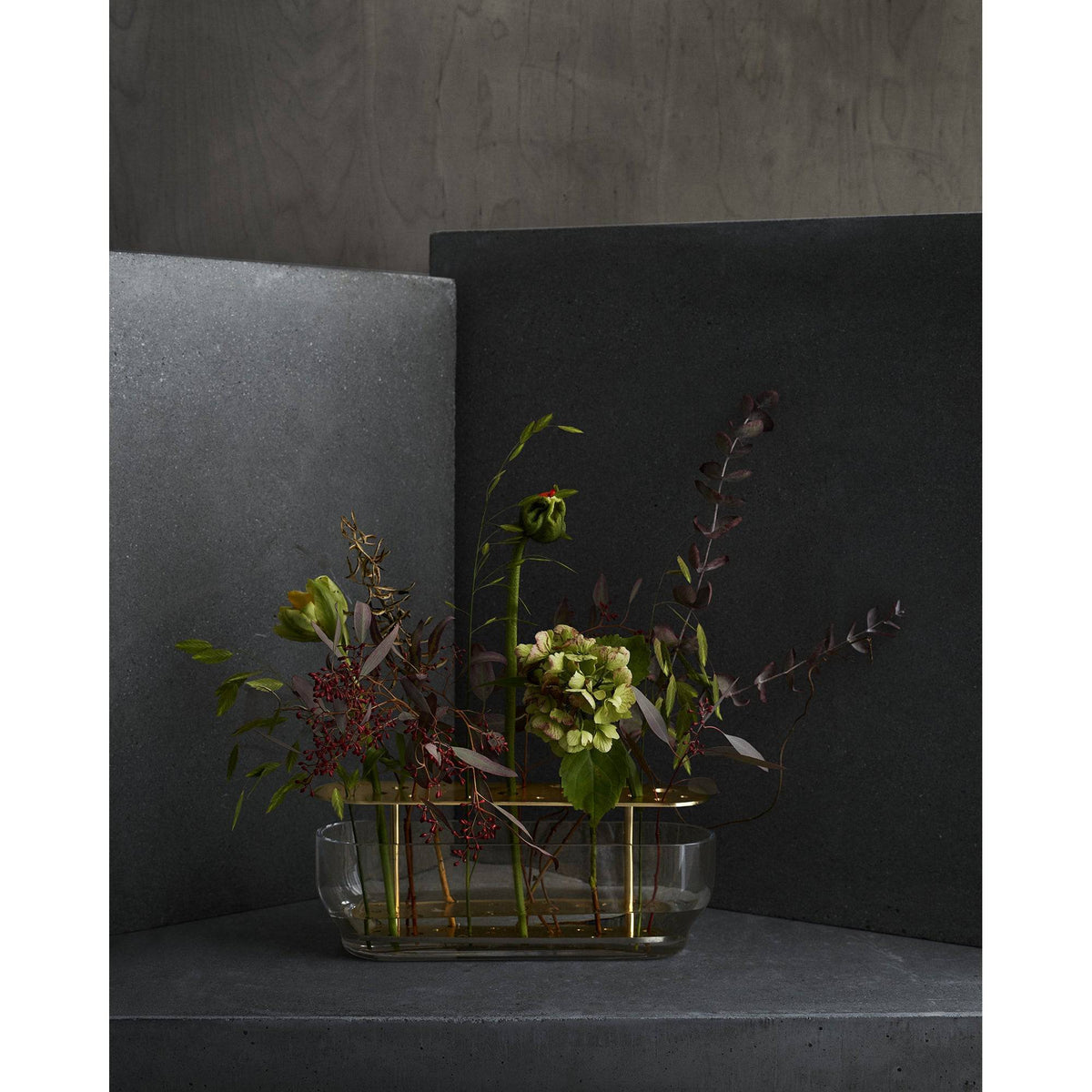 Objects Ikebana Vase I Long | Fritz Hansen | Skandium London