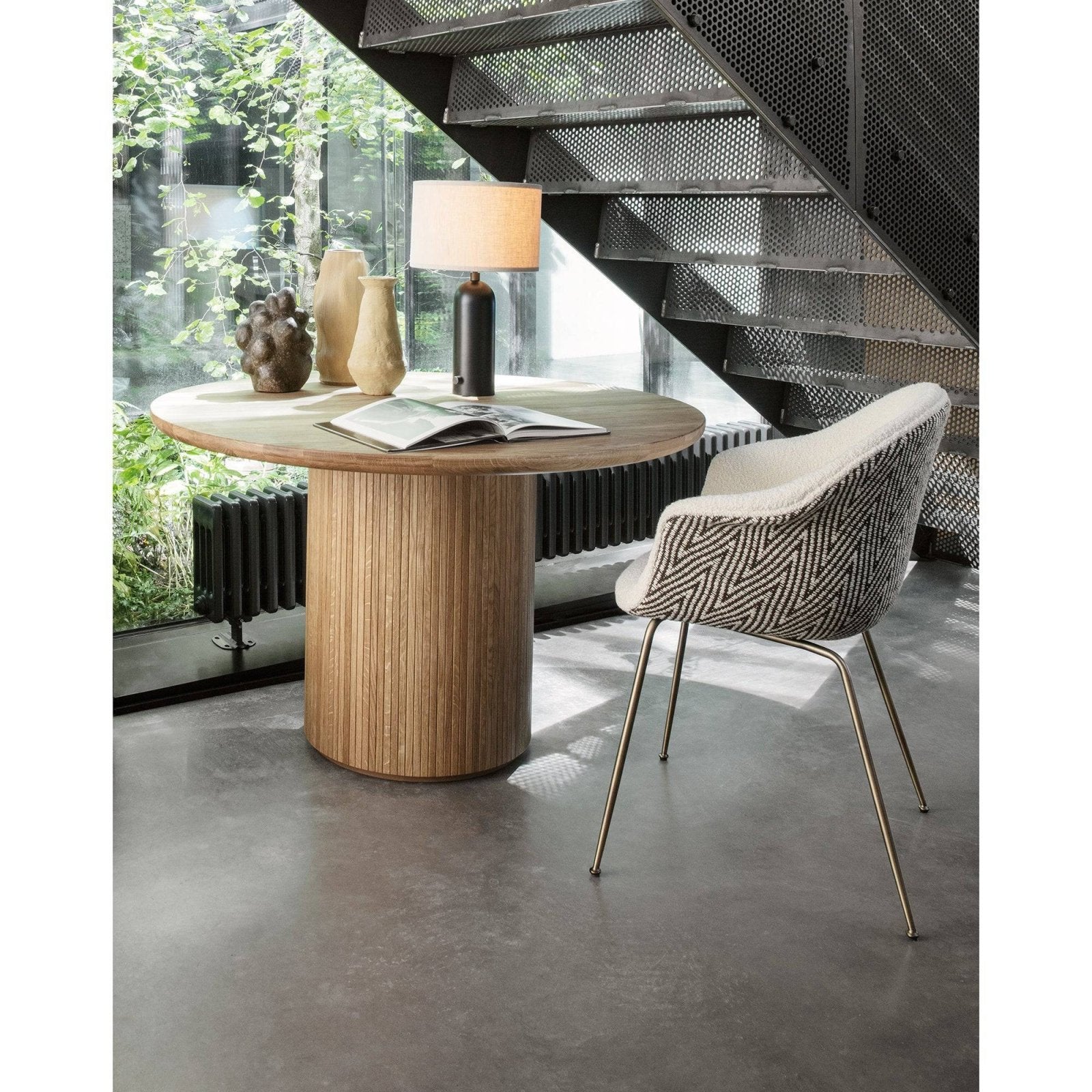 Gubi - Moon dining table - round, Ø: 120cm - Skandium London