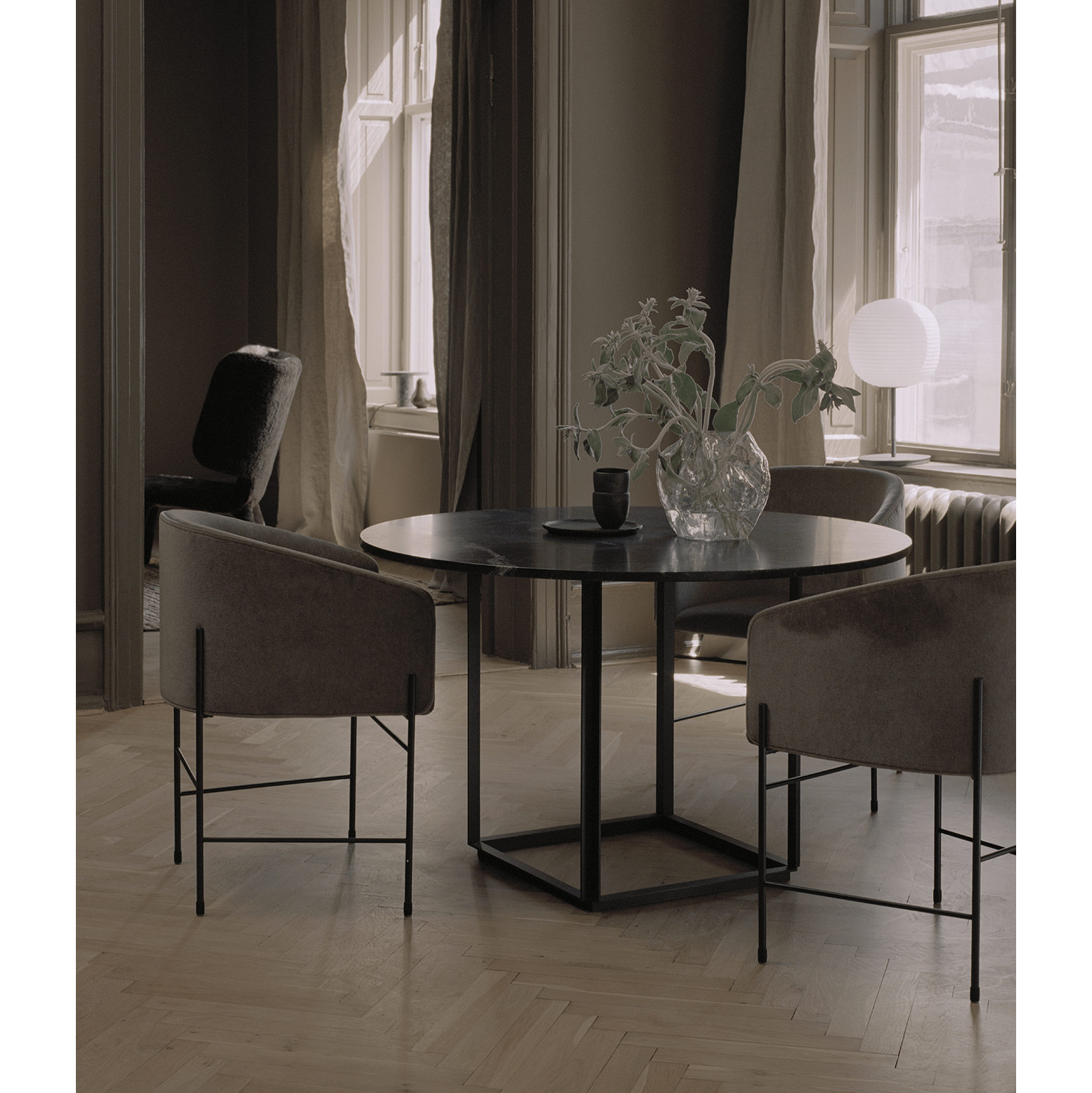 New Works - Florence dining table – Ø145 w. marble - Skandium London