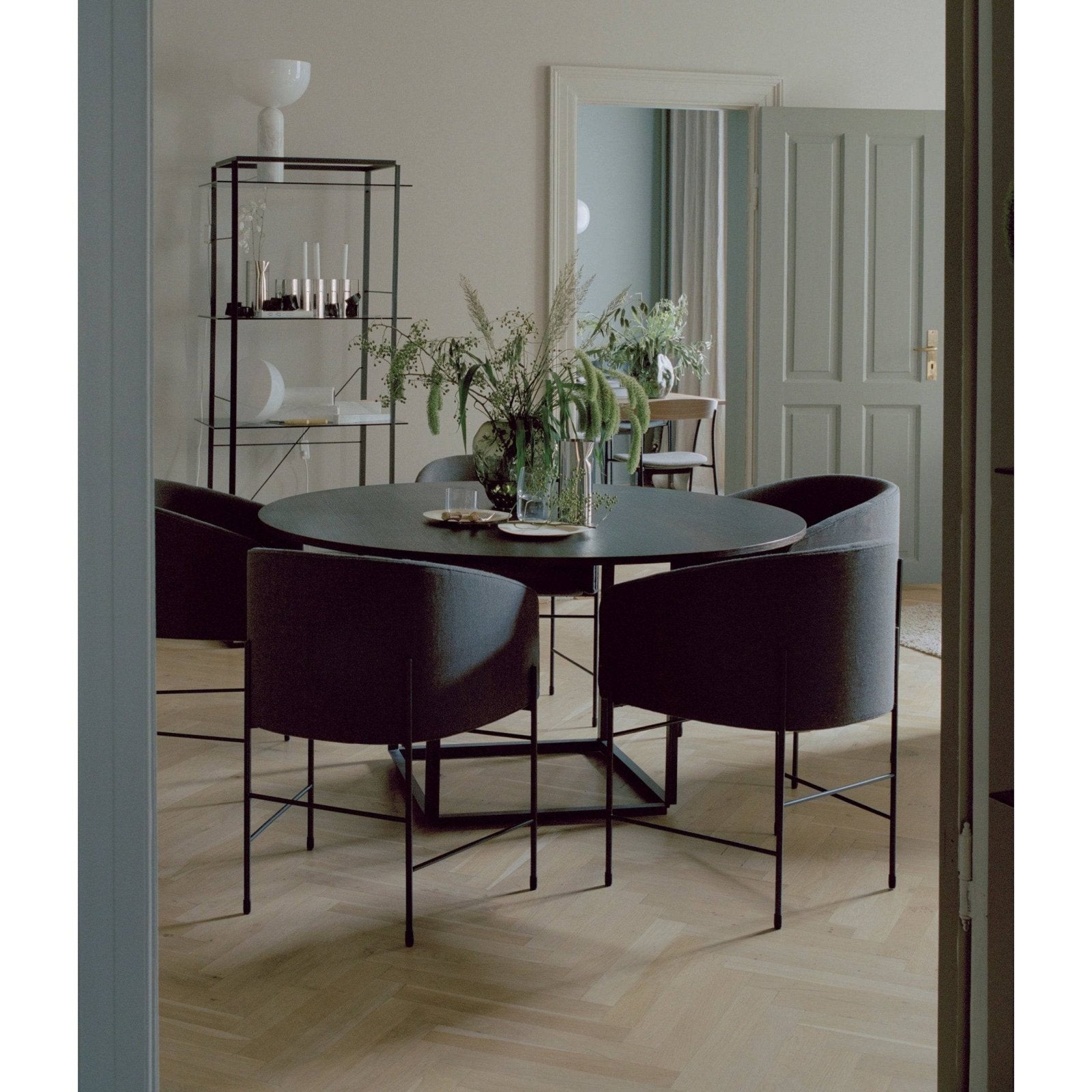 New Works - Florence dining table - Ø 145 cm w. wood veneer - Skandium London