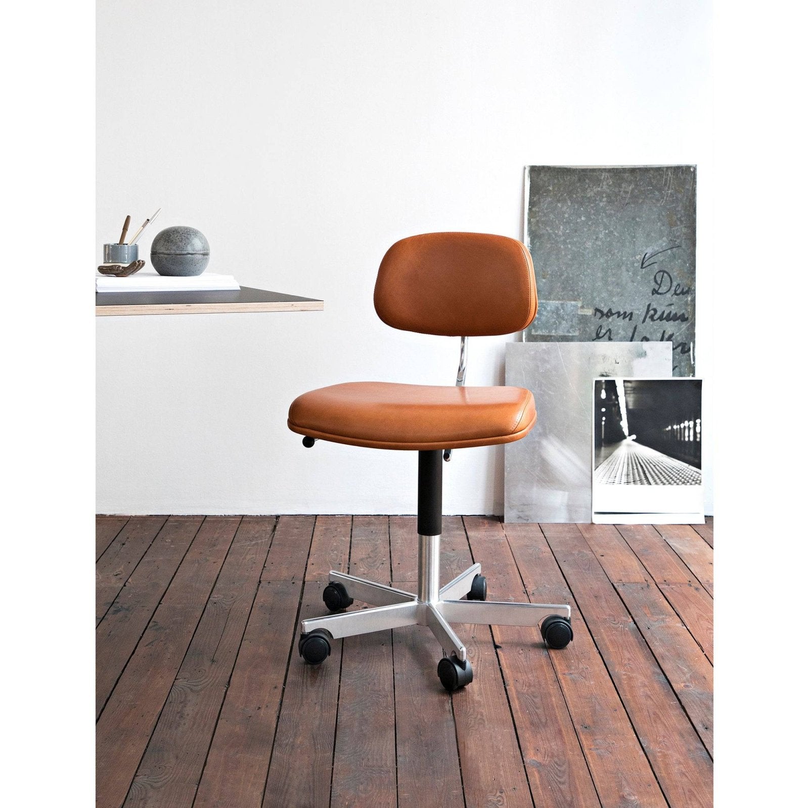 Montana - Kevi 2534U Office chair, full leather upholstery - Skandium London