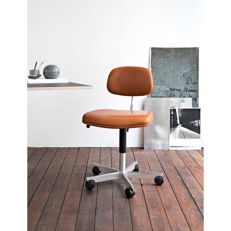 Montana - Kevi 2534U Office chair, full leather upholstery - Skandium London