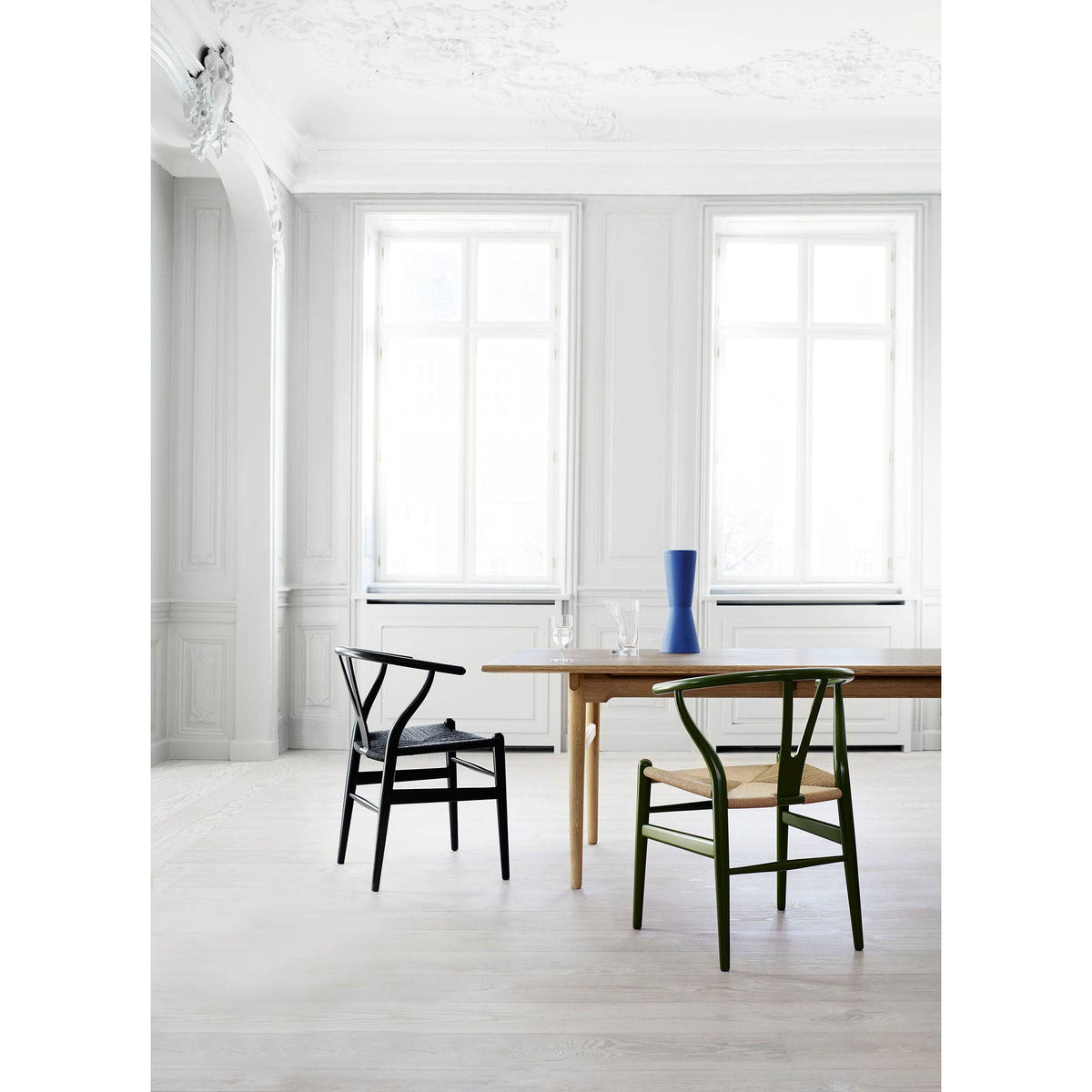 Carl Hansen - CH327 table - Skandium London