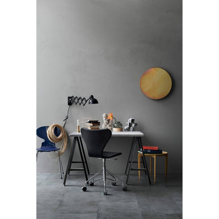 Fritz Hansen - Series 7™ swivel chair - Skandium London