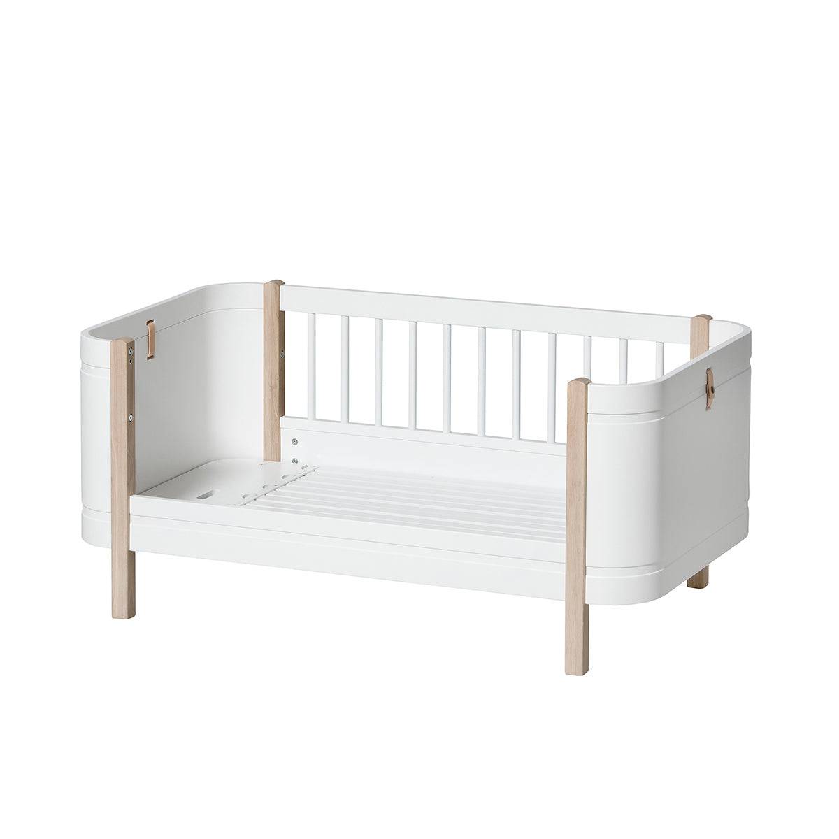 Oliver Furniture - Mini + cot/bed - white/oak - Skandium London