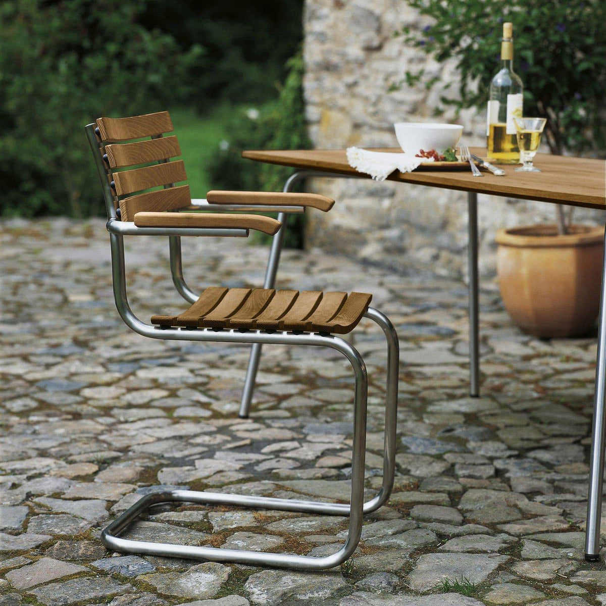 Thonet - S 1040 table - Skandium London