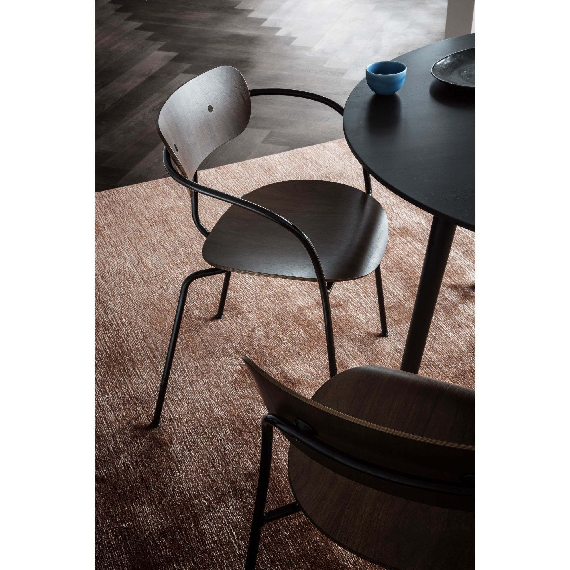 Pavilion Chair AV1 | &Tradition | Skandium London