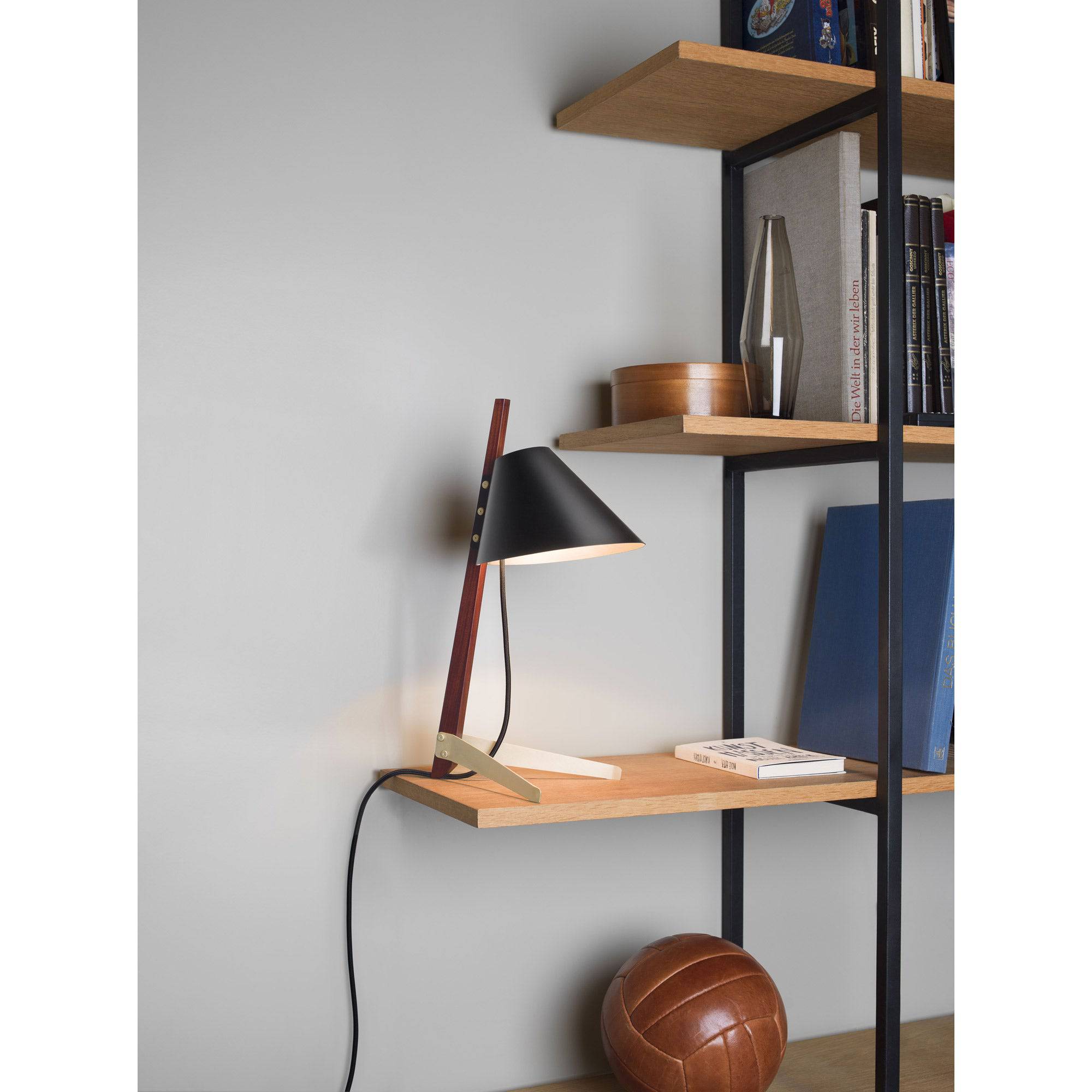 Billy Table Lamp | Ilse Crawford Edition | Kalmar | Skandium London