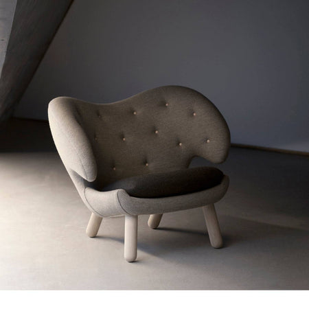 House of Finn Juhl - Pelican lounge chair with buttons - Skandium London