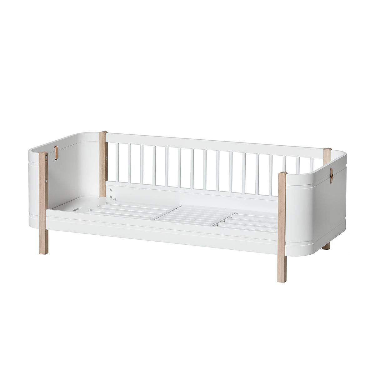 Oliver Furniture - Mini + cot/bed - white/oak - Skandium London