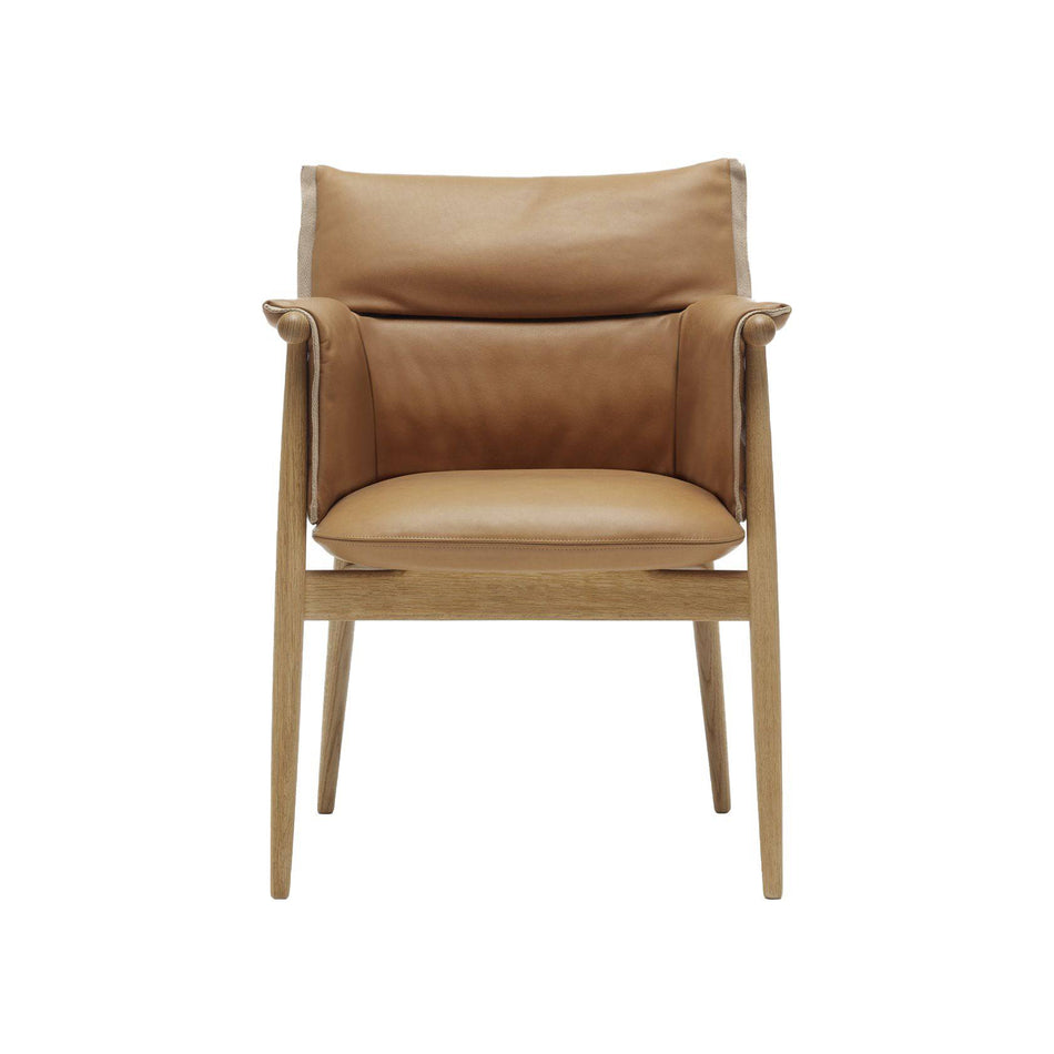 Carl Hansen - E005 Embrace armchair - Skandium London