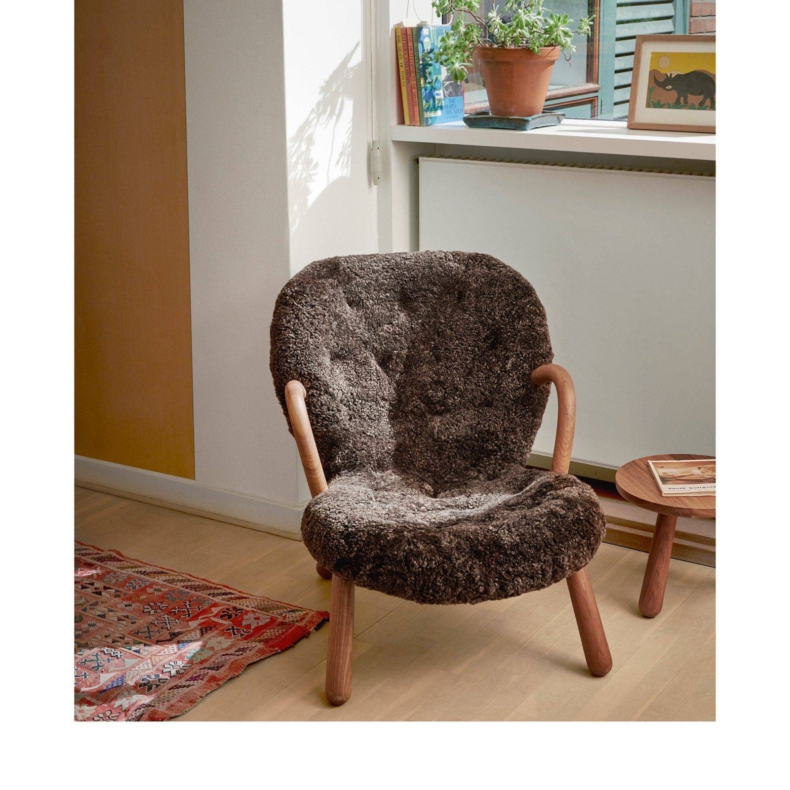 Paustian furniture collection - Arctander Chair with armrests - Sheepskin - Skandium London