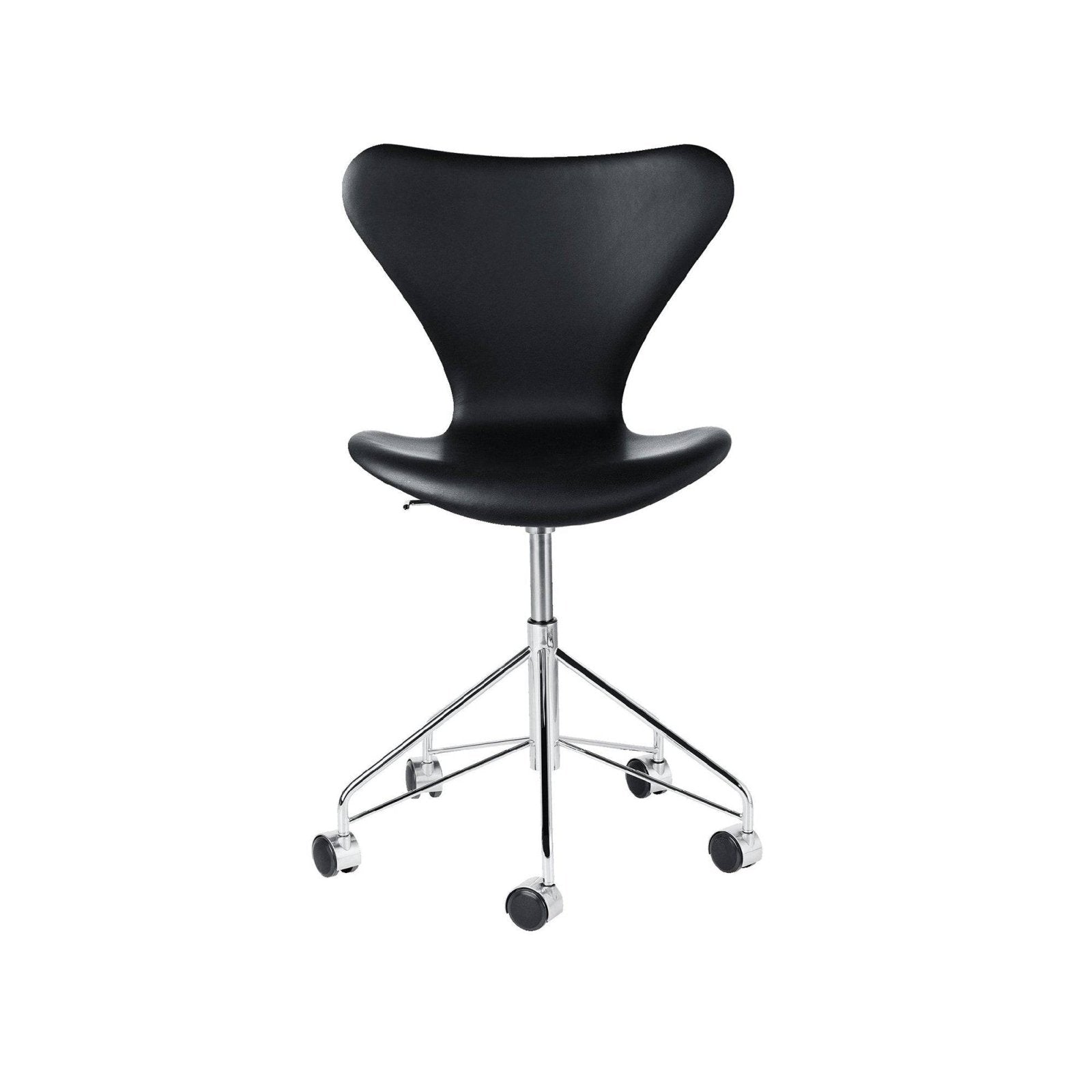 Fritz Hansen - Series 7™ (3117) swivel chair fully upholstered - Skandium London