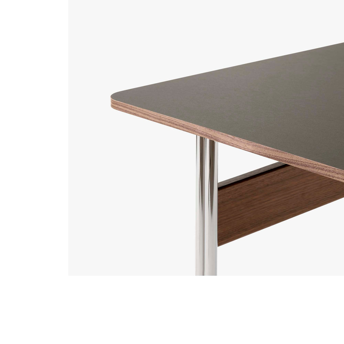 Pavilion Desk AV16 | &Tradition | Skandium London