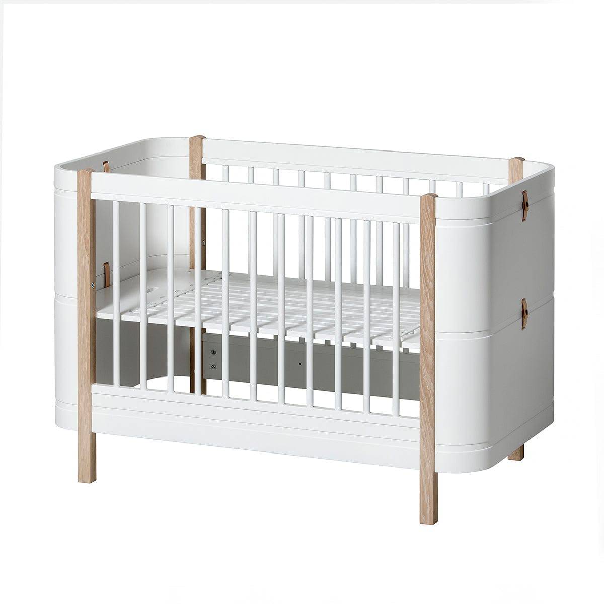 Oliver Furniture - Mini + cot/bed - white/oak - Skandium London