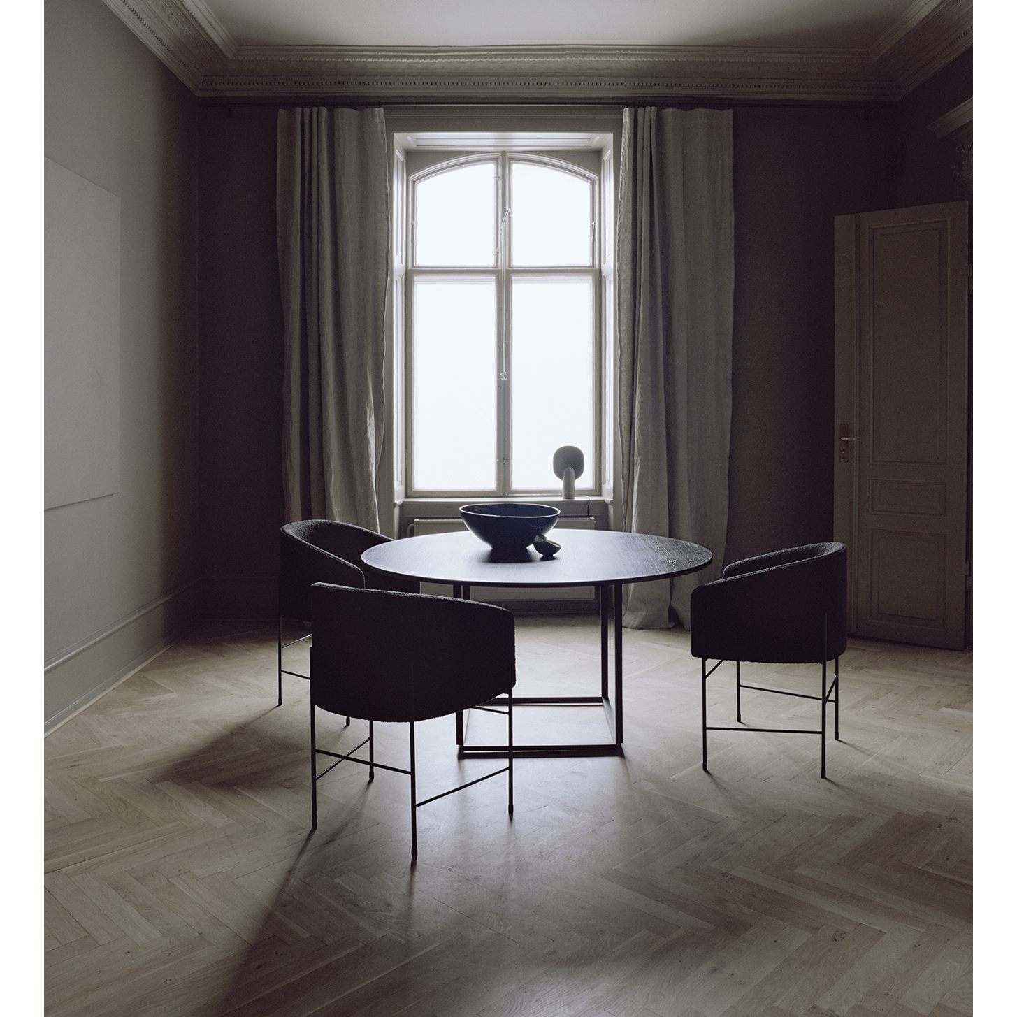 New Works - Florence dining table – Ø145 w. marble - Skandium London