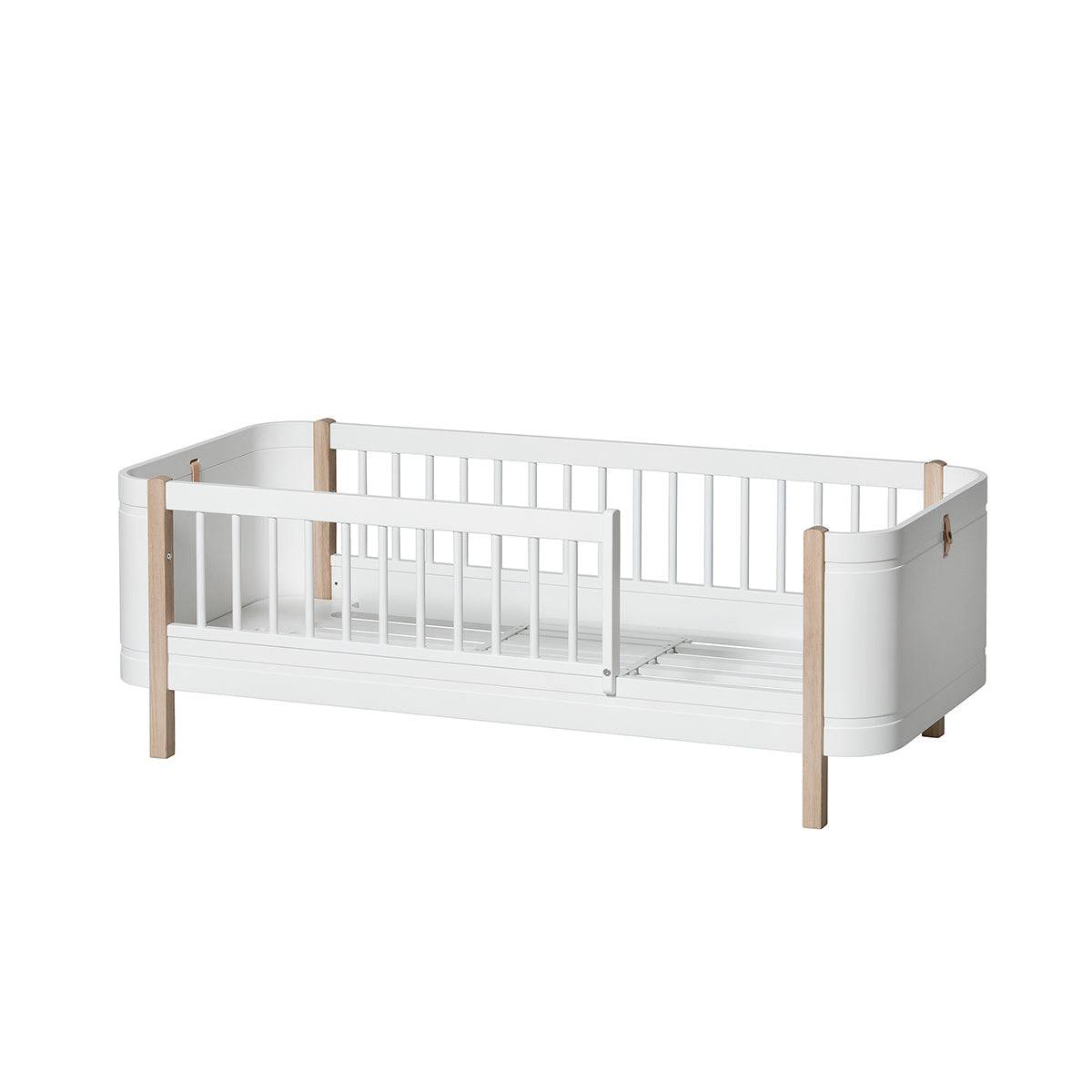 Oliver Furniture - Mini + cot/bed - white/oak - Skandium London