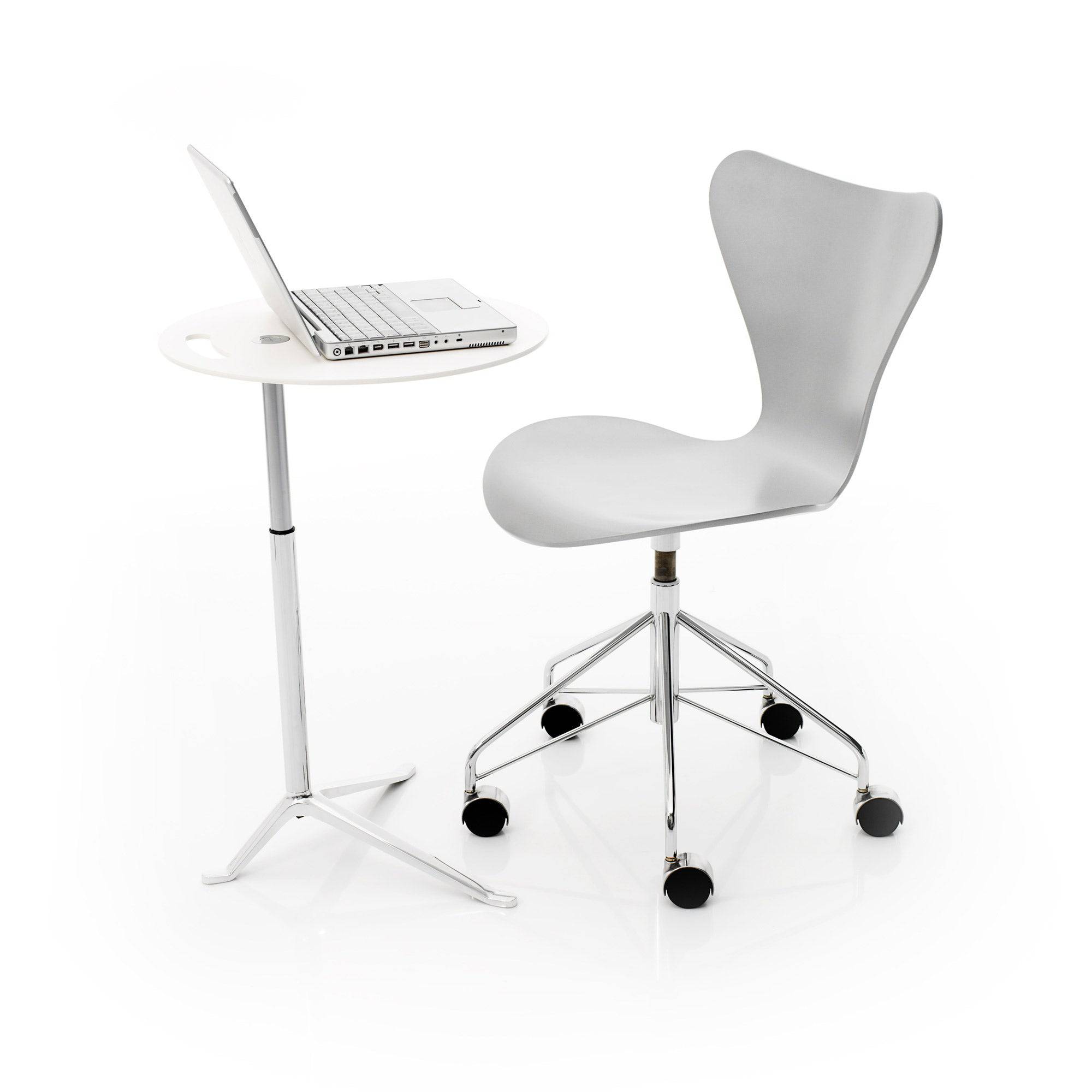 Fritz Hansen - Series 7™ swivel chair - Skandium London