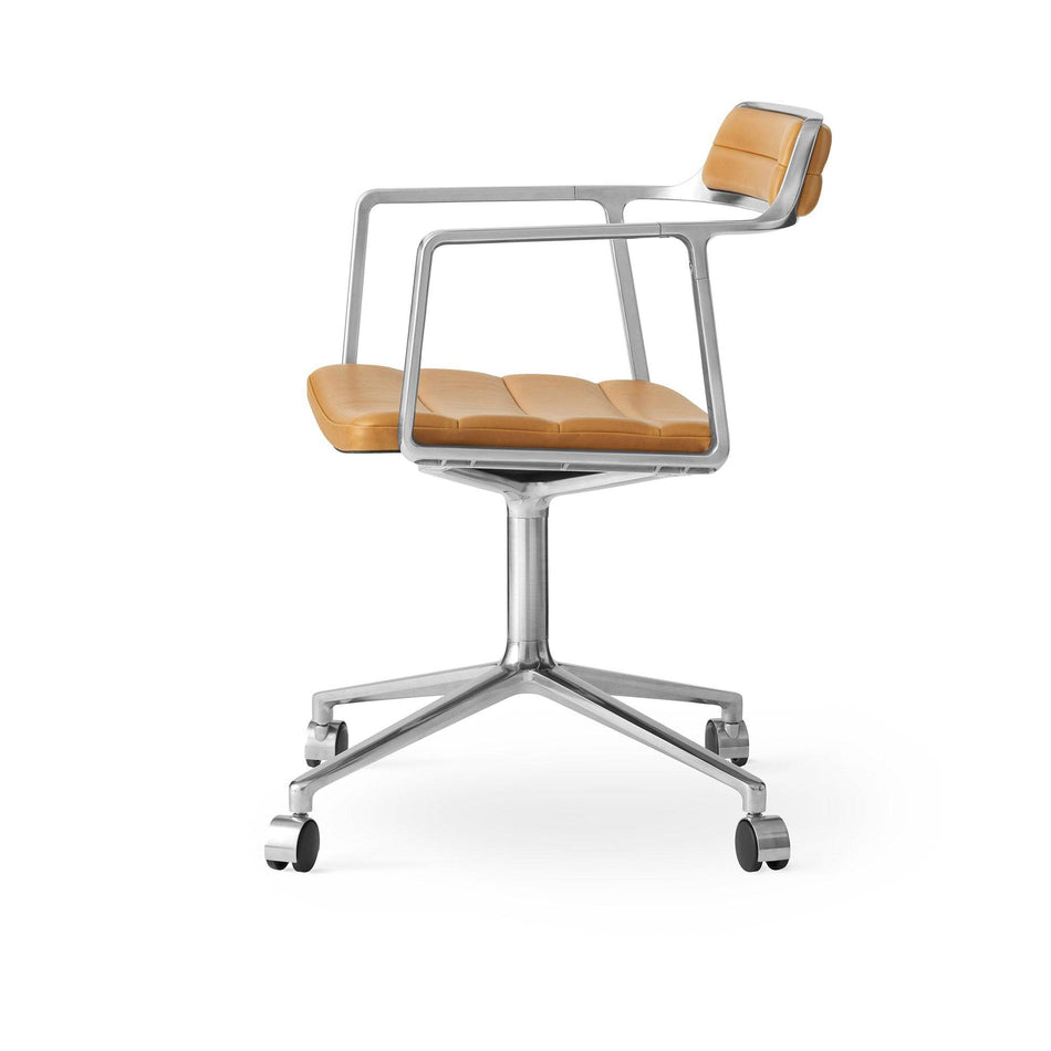 Vipp - VIPP452 - Swivel Chair - Sand Leather - Castors - Skandium London