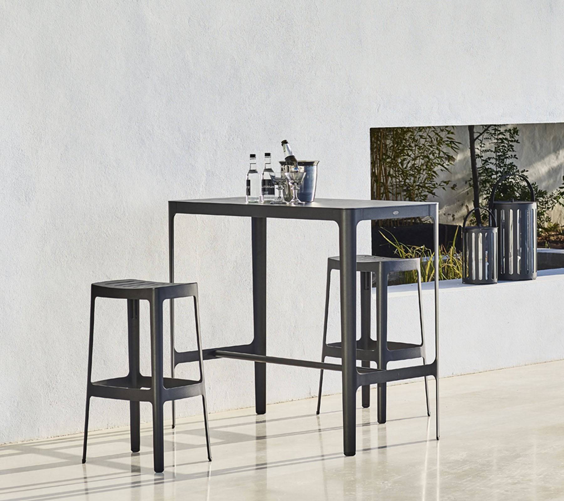 Cut Bar Table | Cane-line | Skandium London