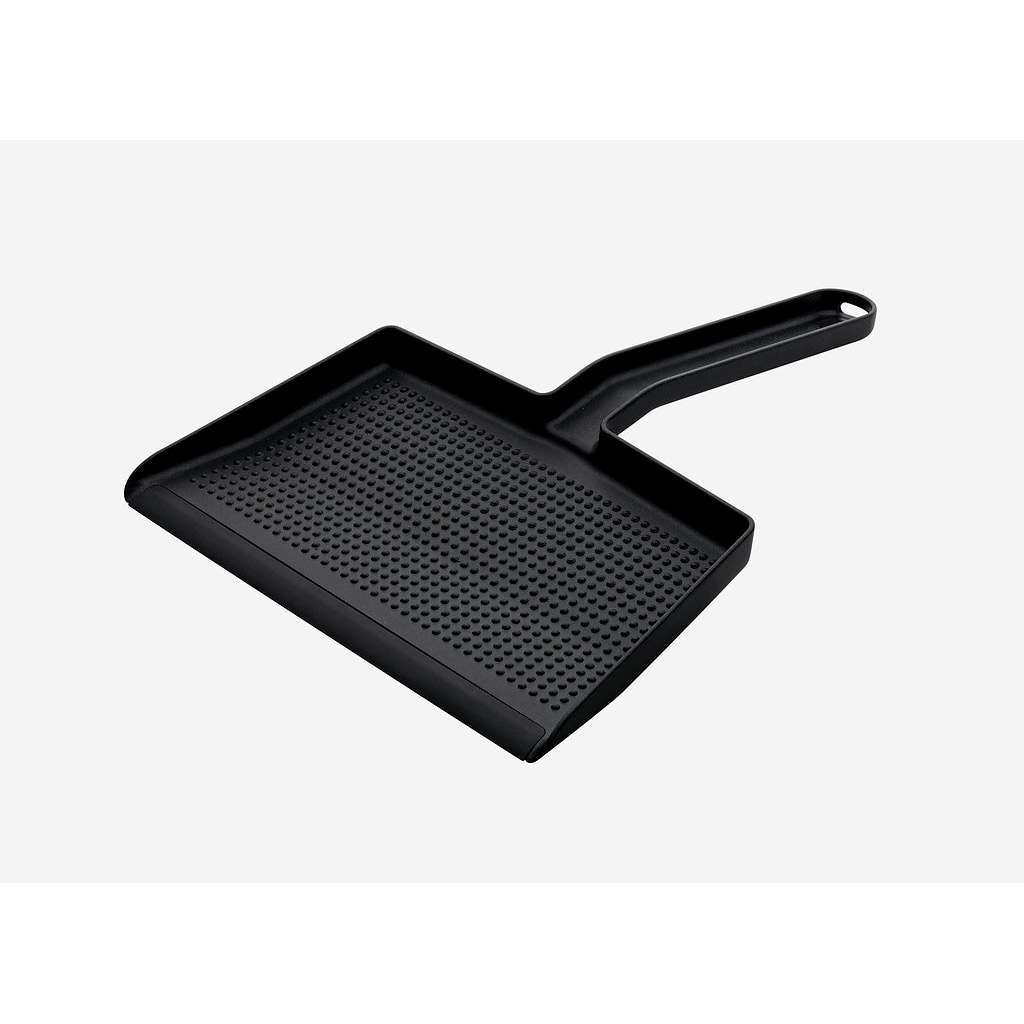 VIPP274 | Dustpan & Brush | Vipp | Skandium London