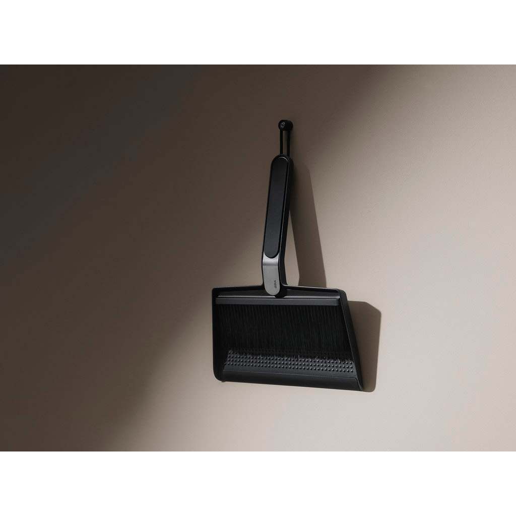 VIPP274 | Dustpan & Brush | Vipp | Skandium London