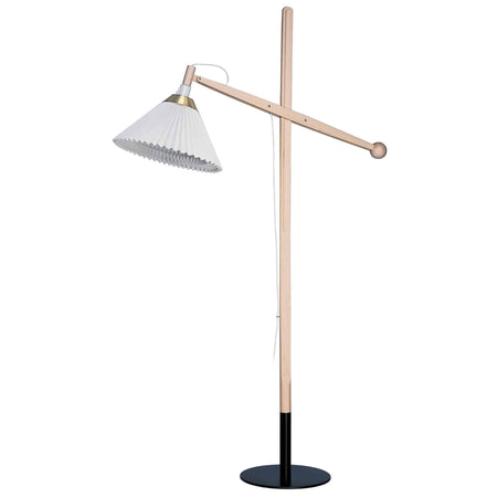 325 floor lamp - Light oak | Le Klint | Skandium London