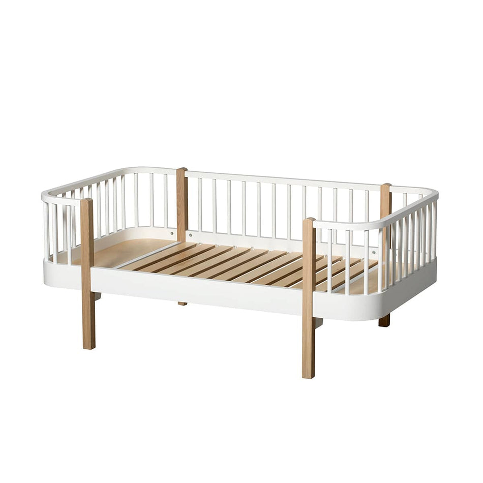 Wood Junior daybed 97x167cm white/oak | Oliver Furniture | Skandium London