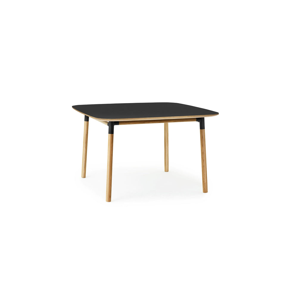 Form Table 120x120 cm